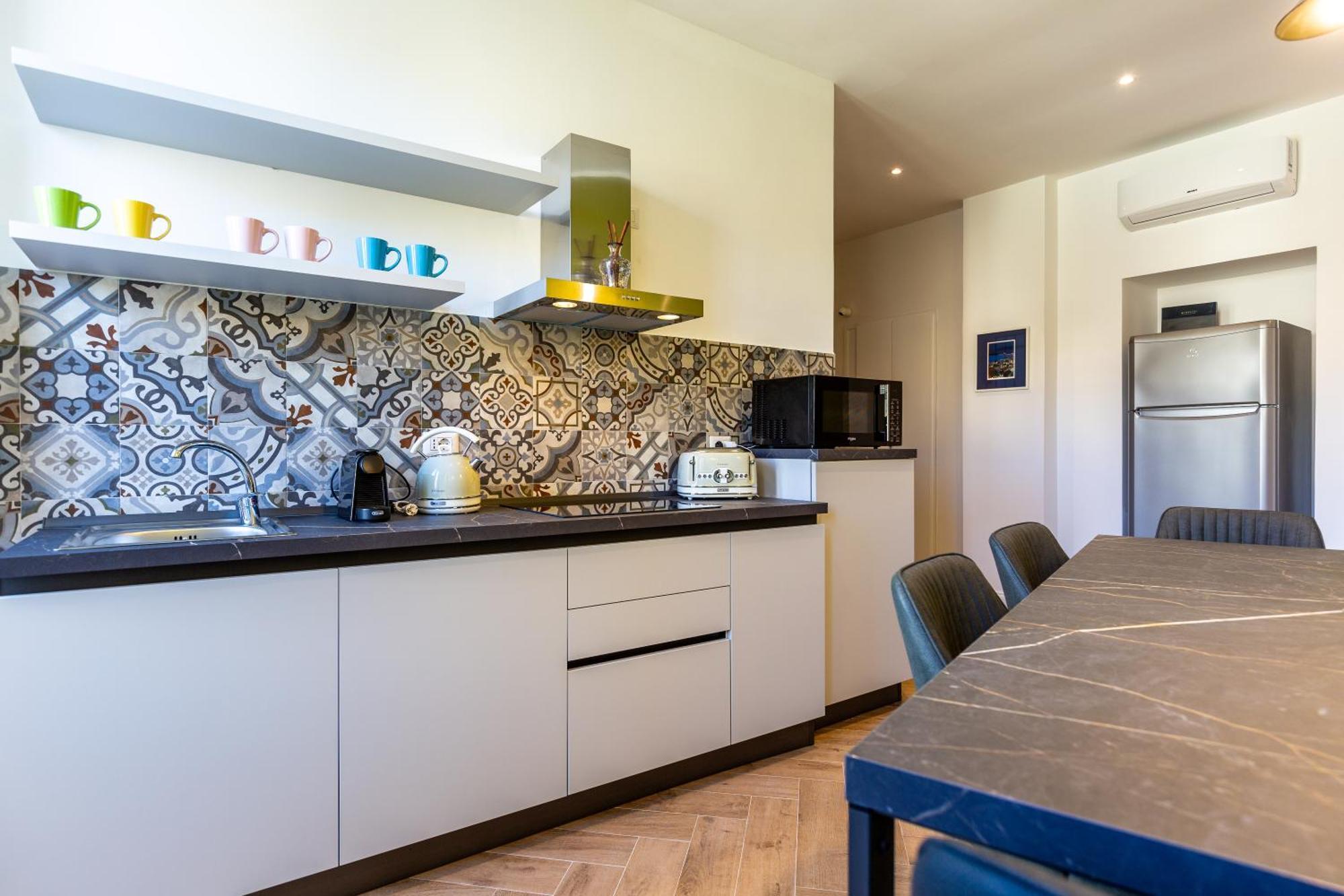 Ginett'S House Hotel Cagliari Bagian luar foto
