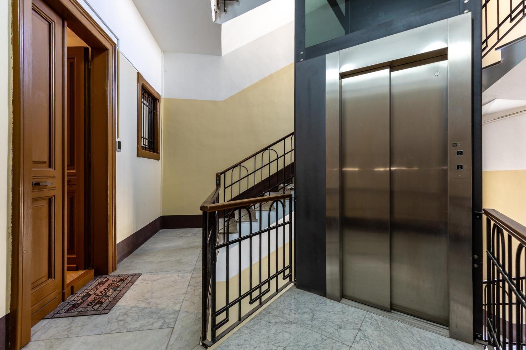 Ginett'S House Hotel Cagliari Bagian luar foto