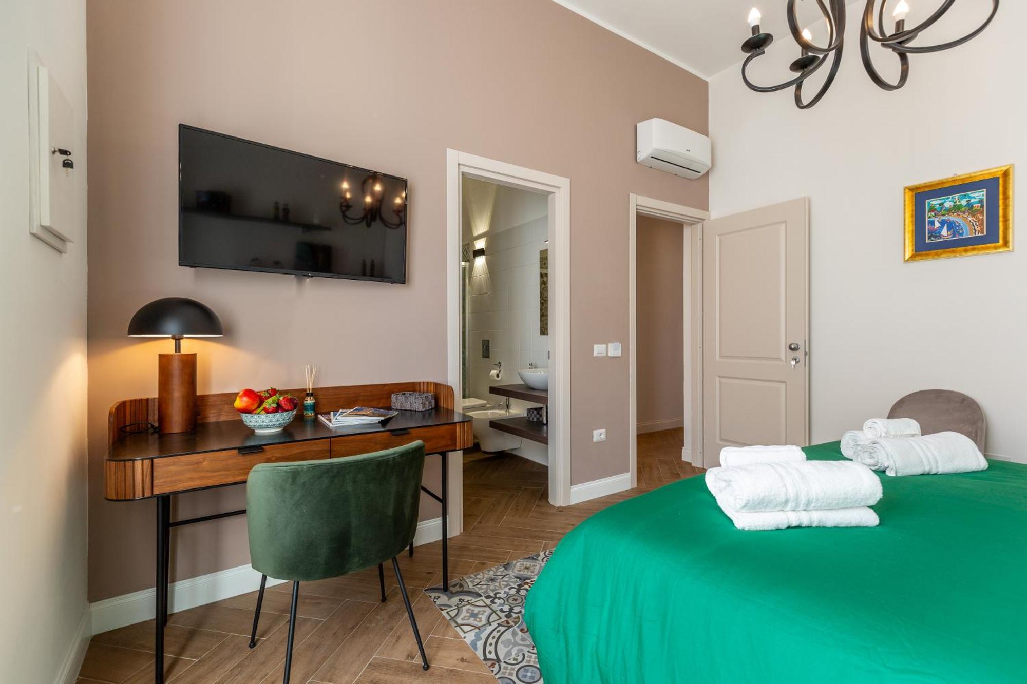 Ginett'S House Hotel Cagliari Bagian luar foto